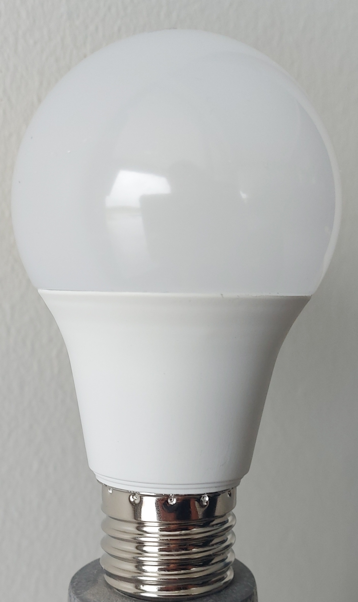 A60 7W Frosted Lamp